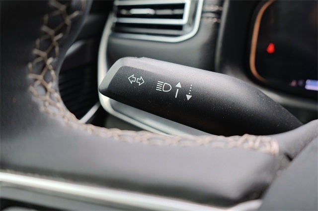 2023 Jeep Wagoneer Base