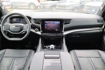 2023 Jeep Wagoneer Base