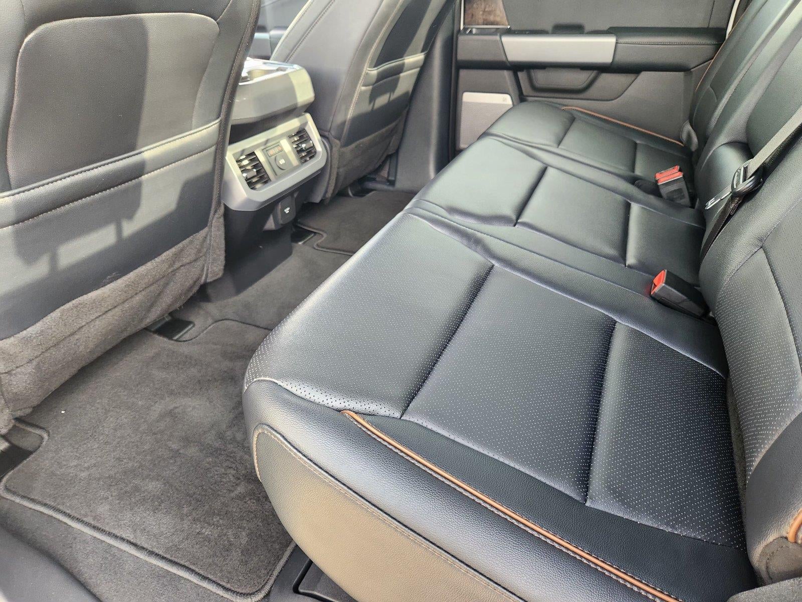 2025 Ford Super Duty F-350 Lariat