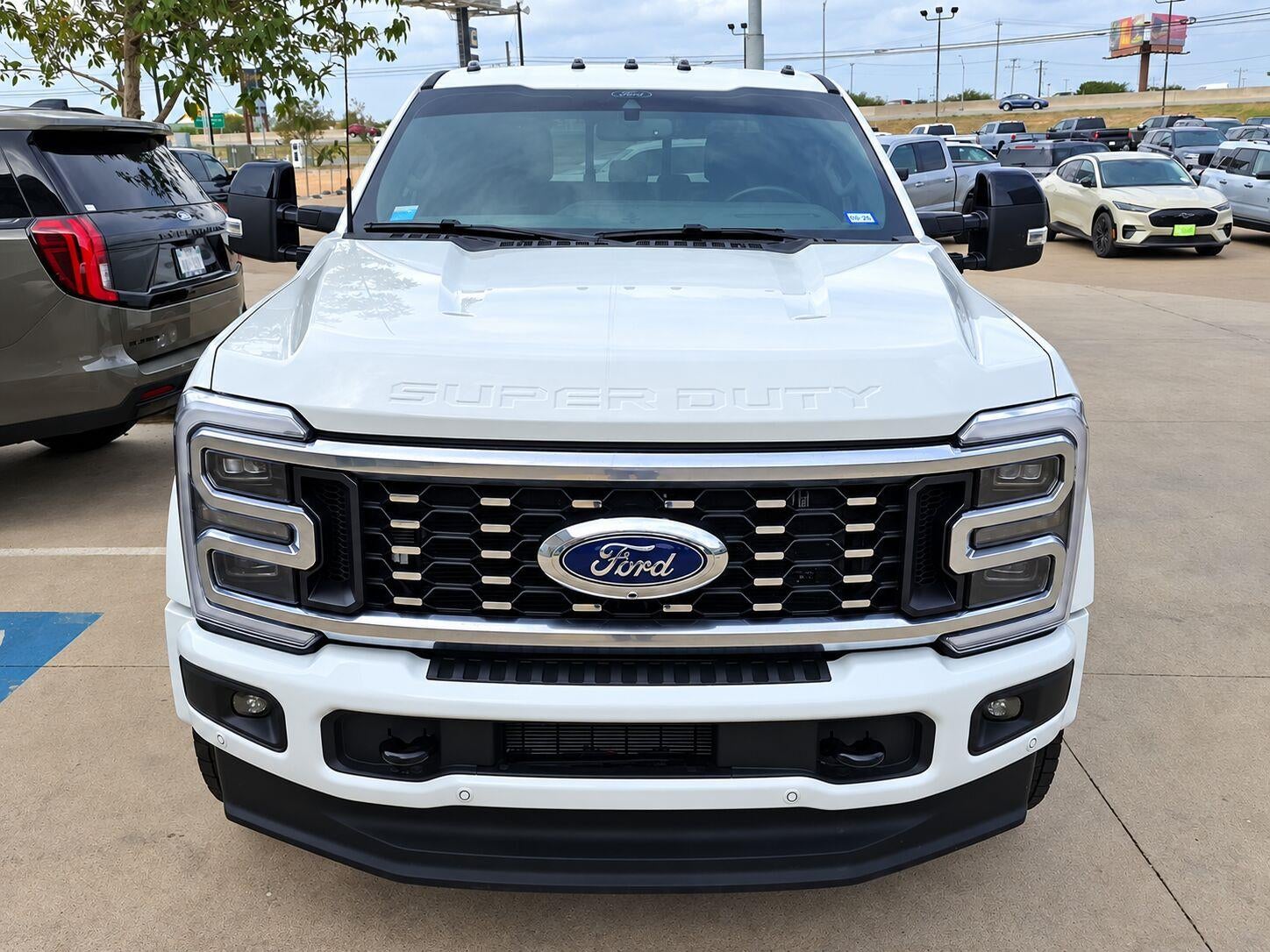 2025 Ford Super Duty F-450 Platinum