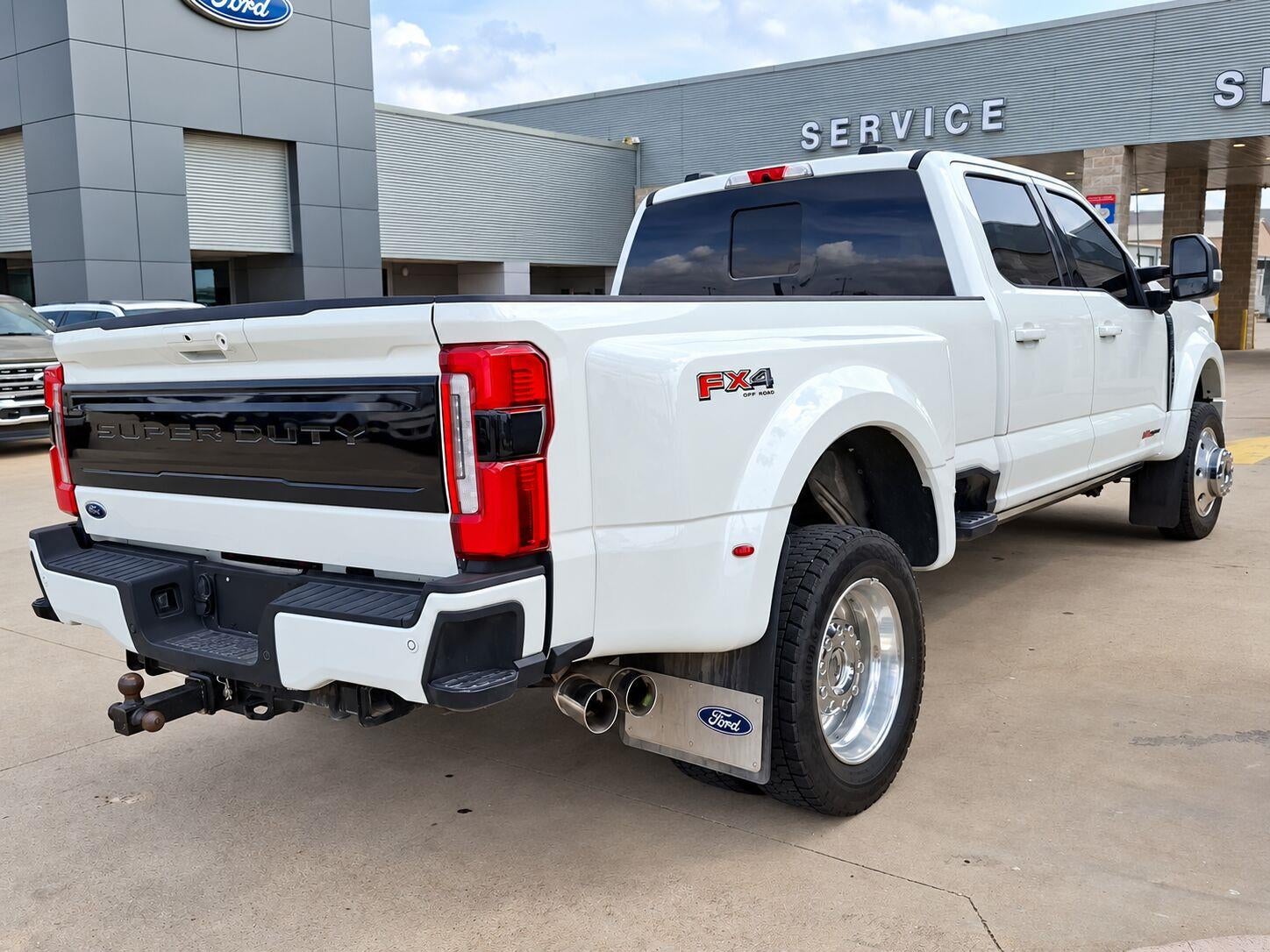 2025 Ford Super Duty F-450 Platinum