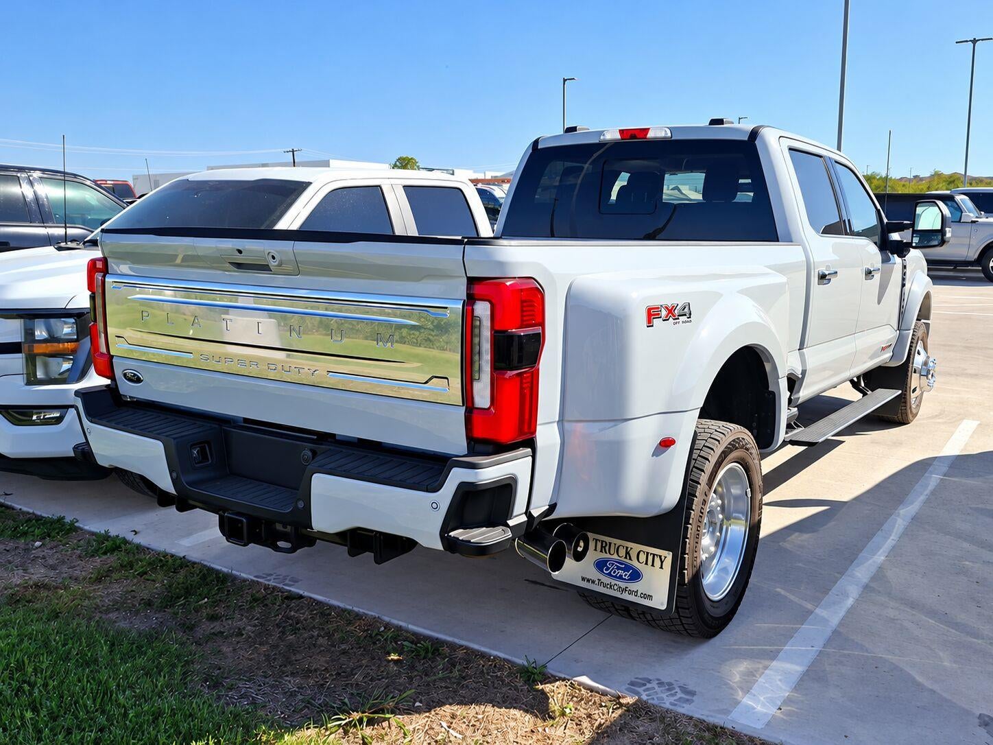 2025 Ford Super Duty F-450 Platinum