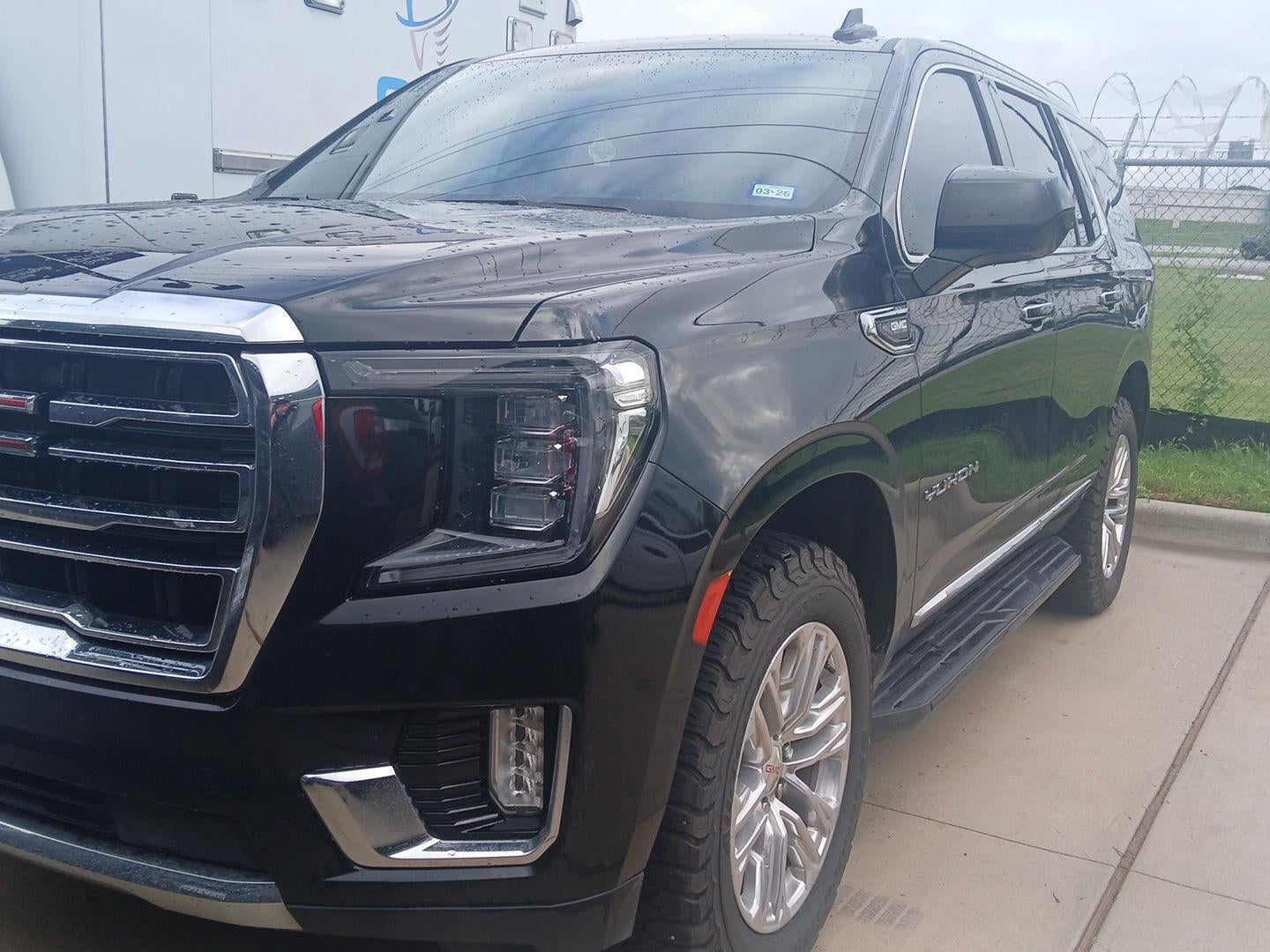 2023 GMC Yukon SLT