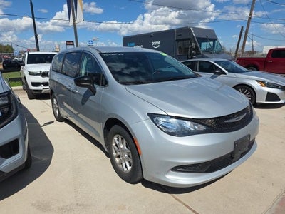 2024 Chrysler Voyager LX