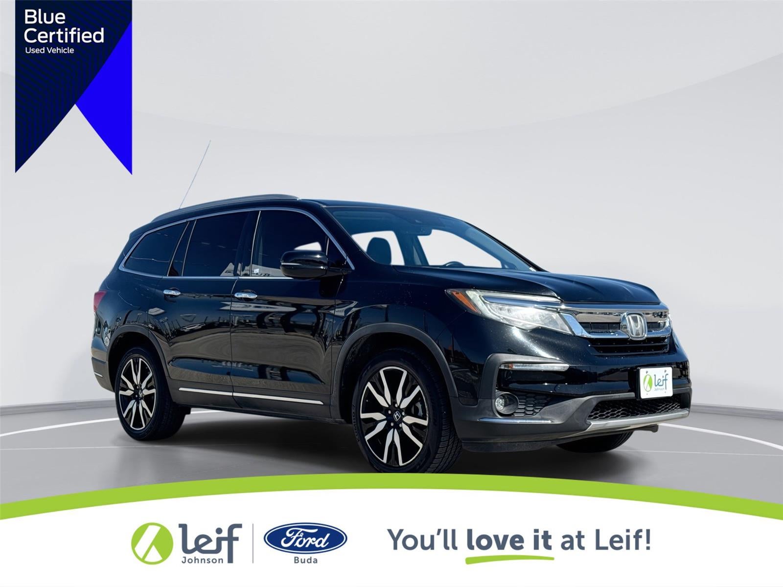 2020 Honda Pilot Touring w/Rear Captain's Chairs