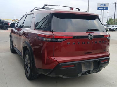 2022 Nissan Pathfinder SV