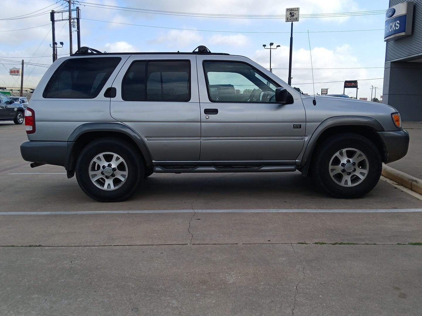 1999 Nissan PATHFINDER Base