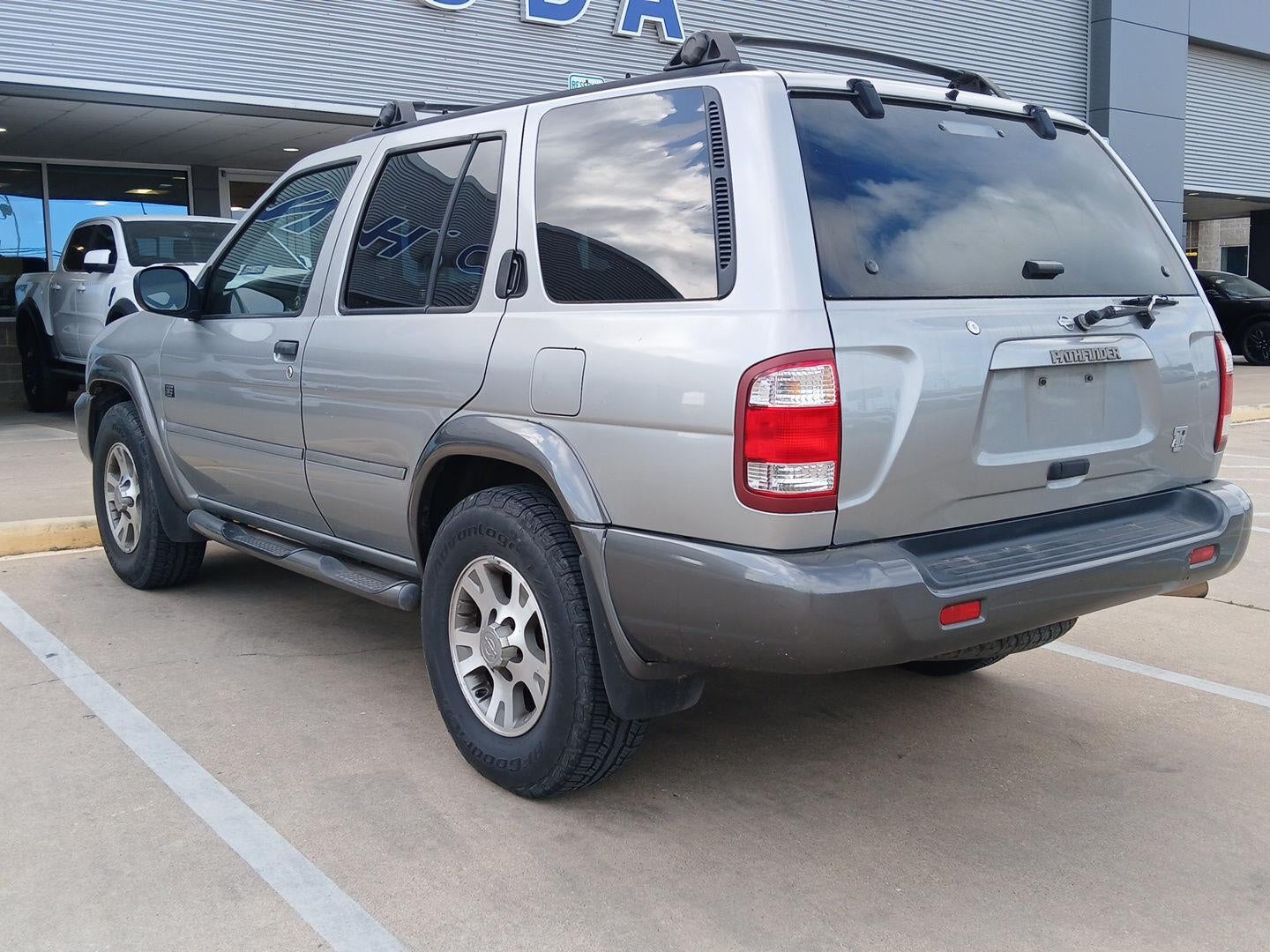 1999 Nissan PATHFINDER Base
