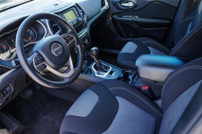 2016 Jeep Cherokee Sport