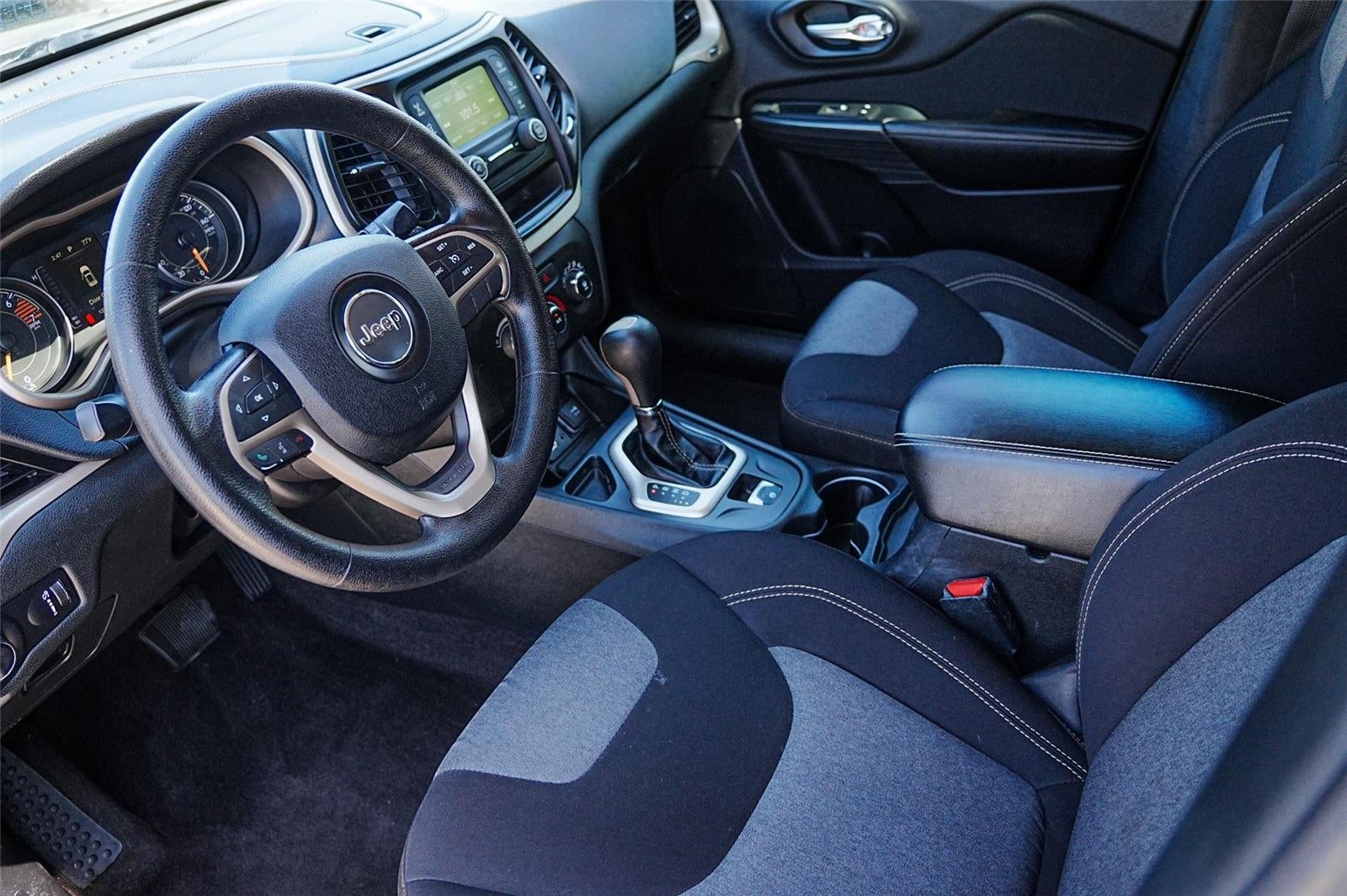 2016 Jeep Cherokee Sport