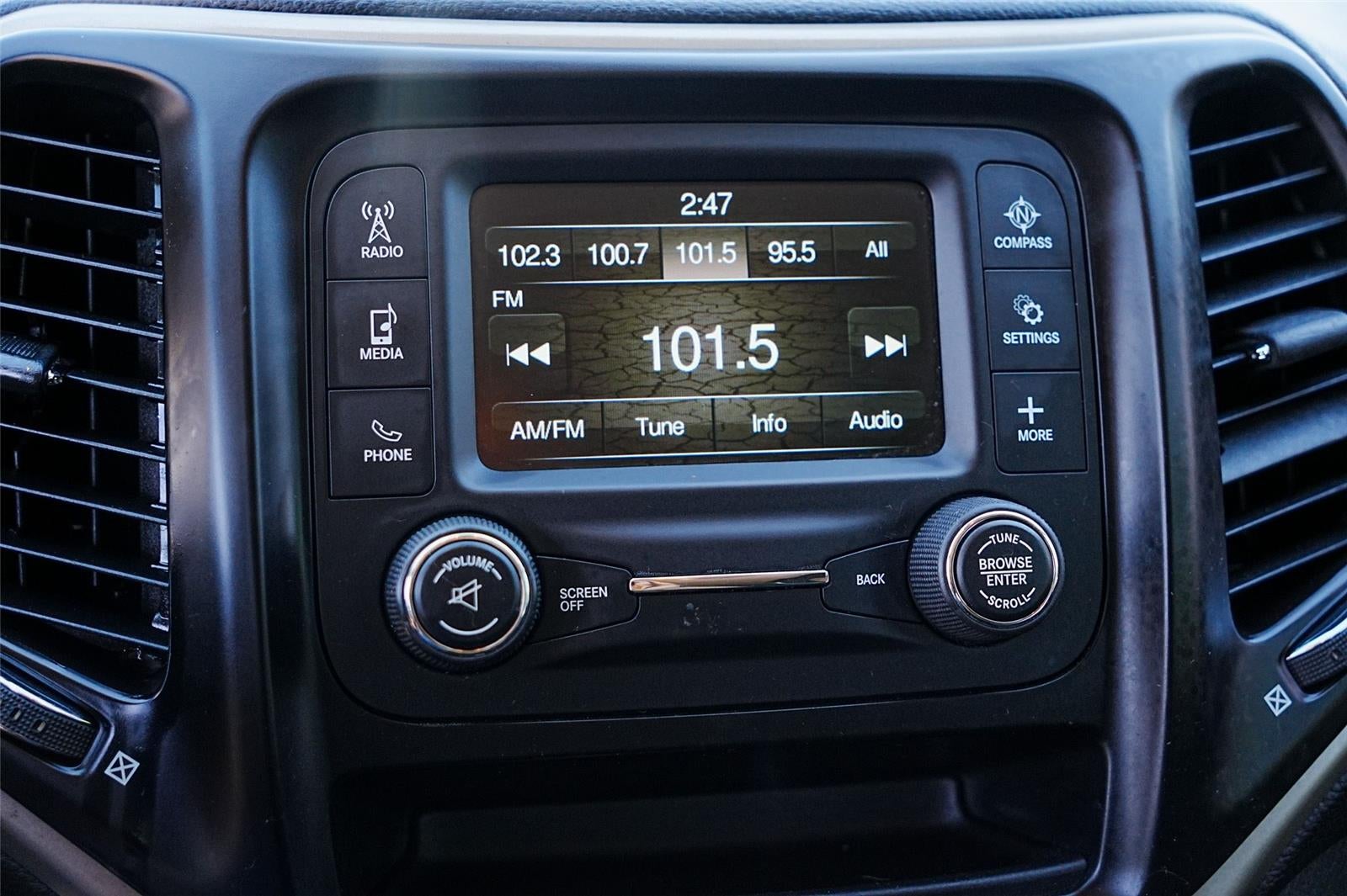 2016 Jeep Cherokee Sport