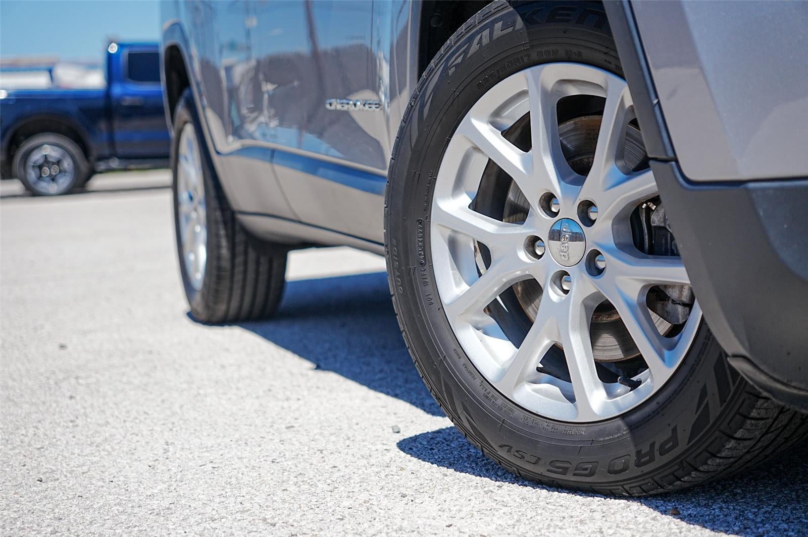 2016 Jeep Cherokee Sport