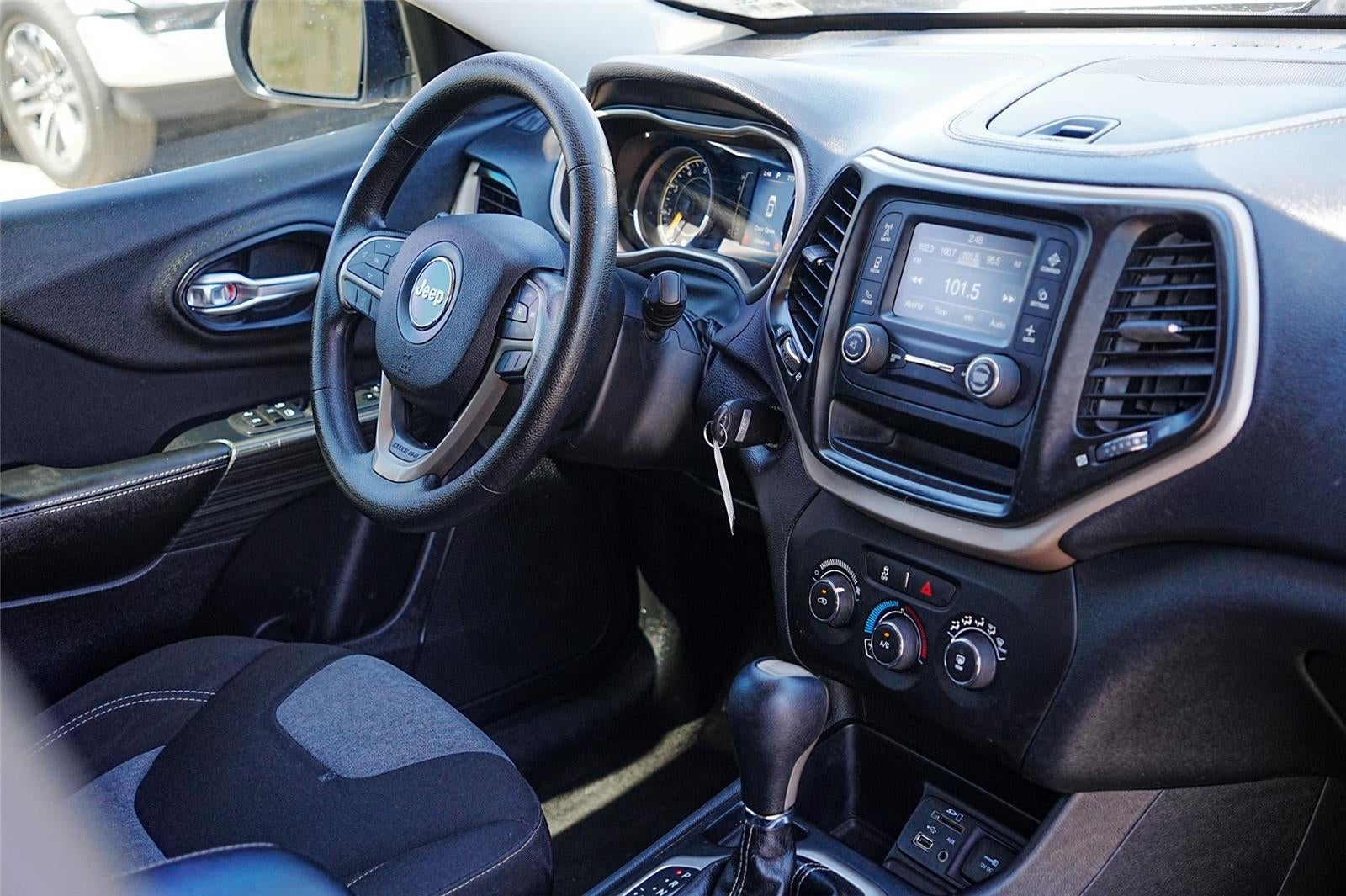 2016 Jeep Cherokee Sport