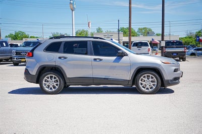 2016 Jeep Cherokee Sport