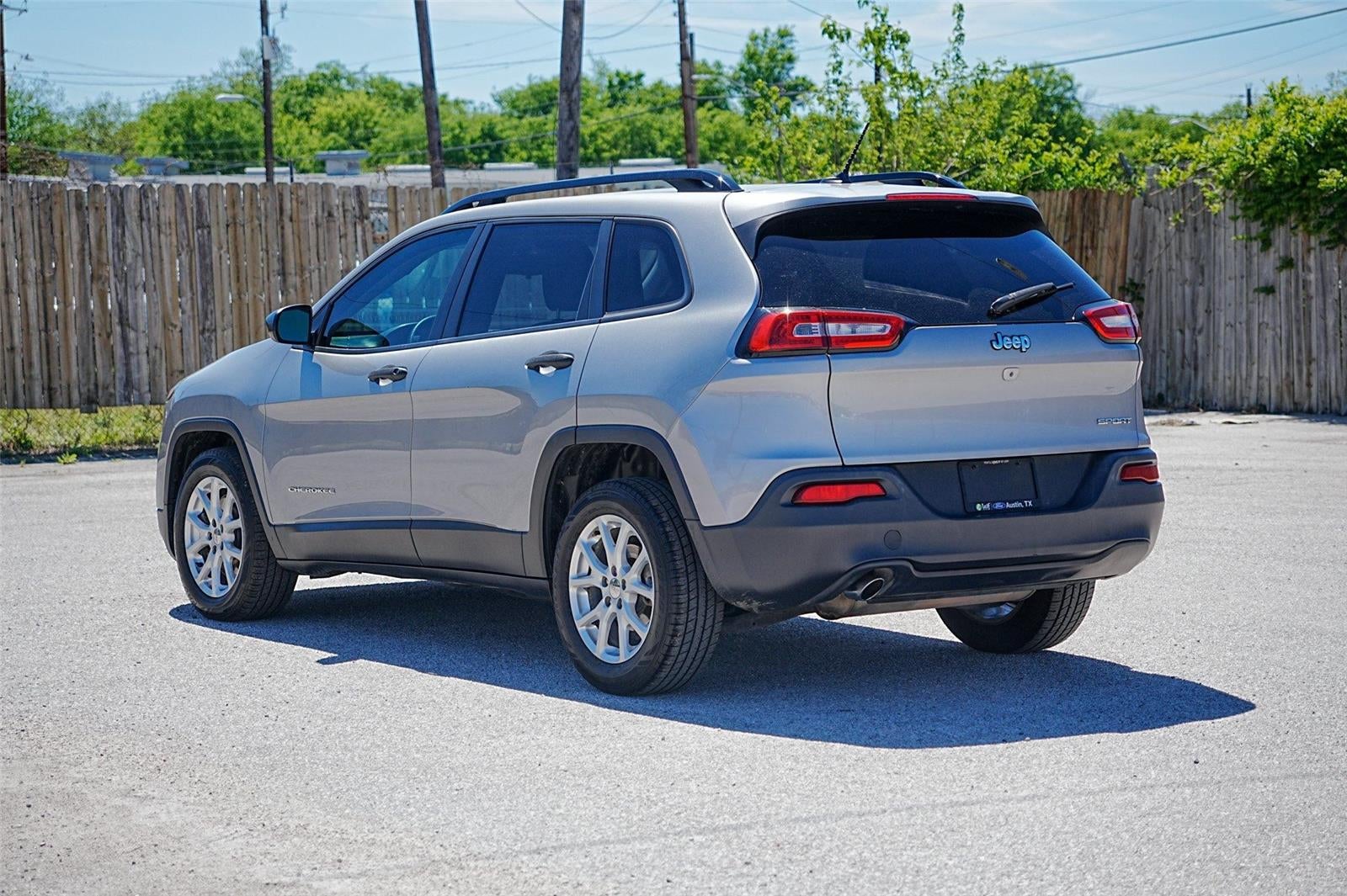 2016 Jeep Cherokee Sport