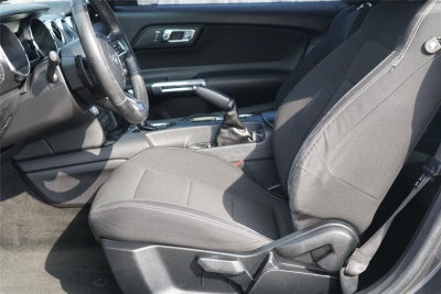 2017 Ford MUSTANG V6
