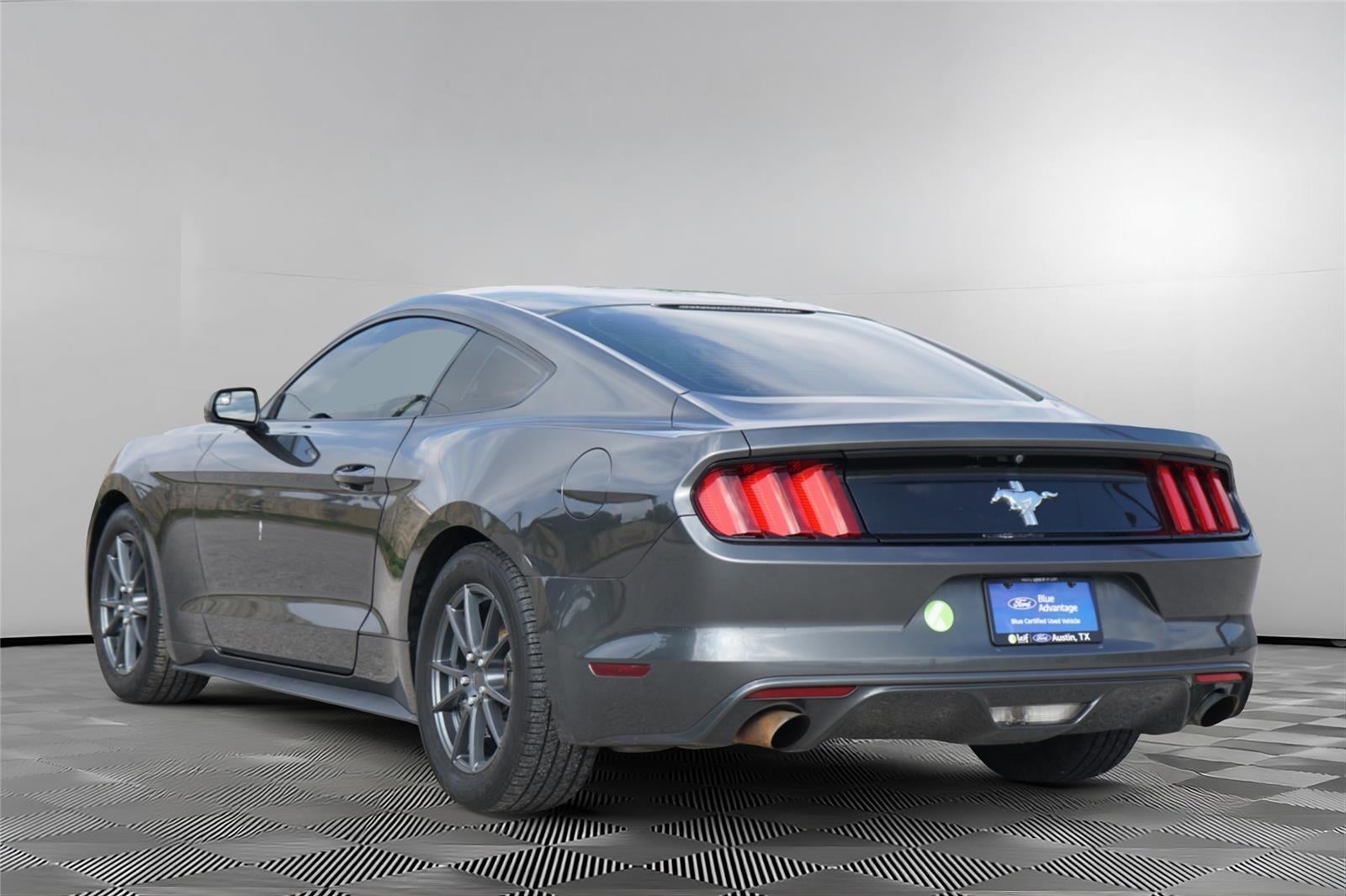 2017 Ford MUSTANG V6