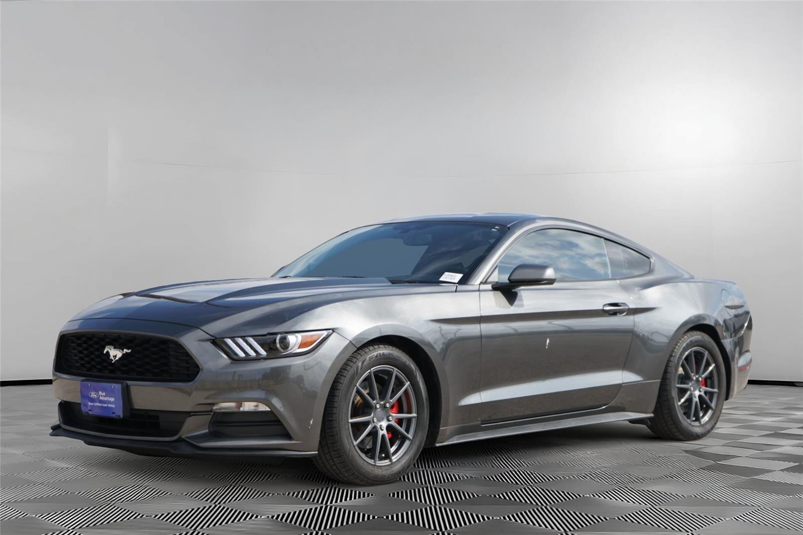 2017 Ford MUSTANG V6