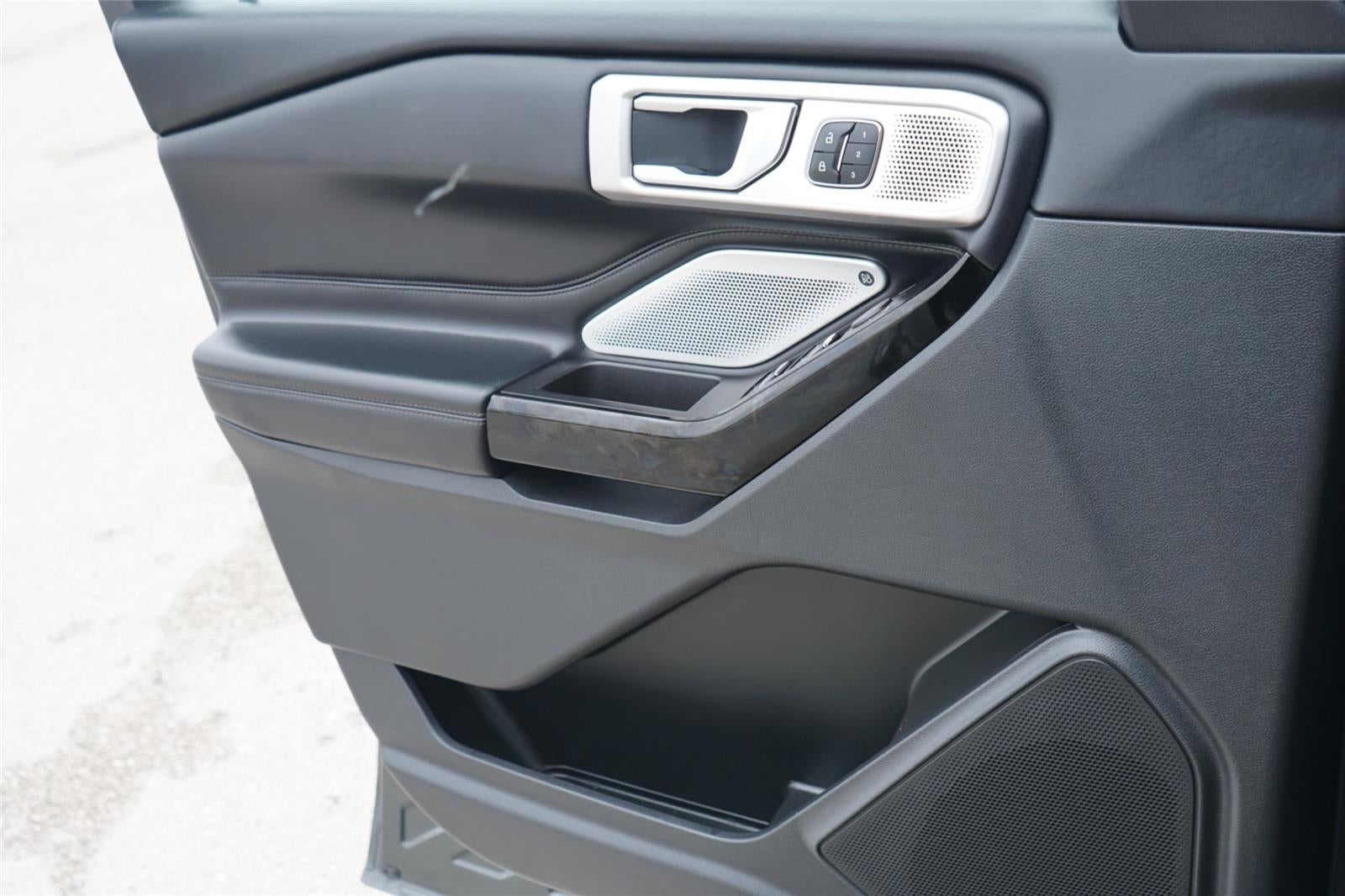 2022 Ford Explorer Hybrid Platinum