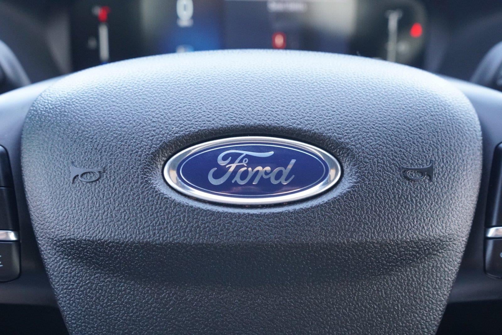 2025 Ford Escape Hybrid ST-Line