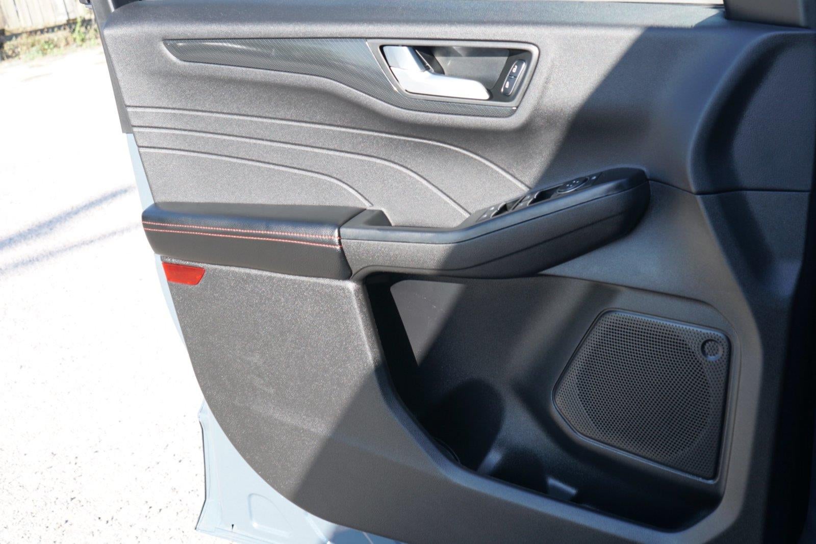 2025 Ford Escape Hybrid ST-Line
