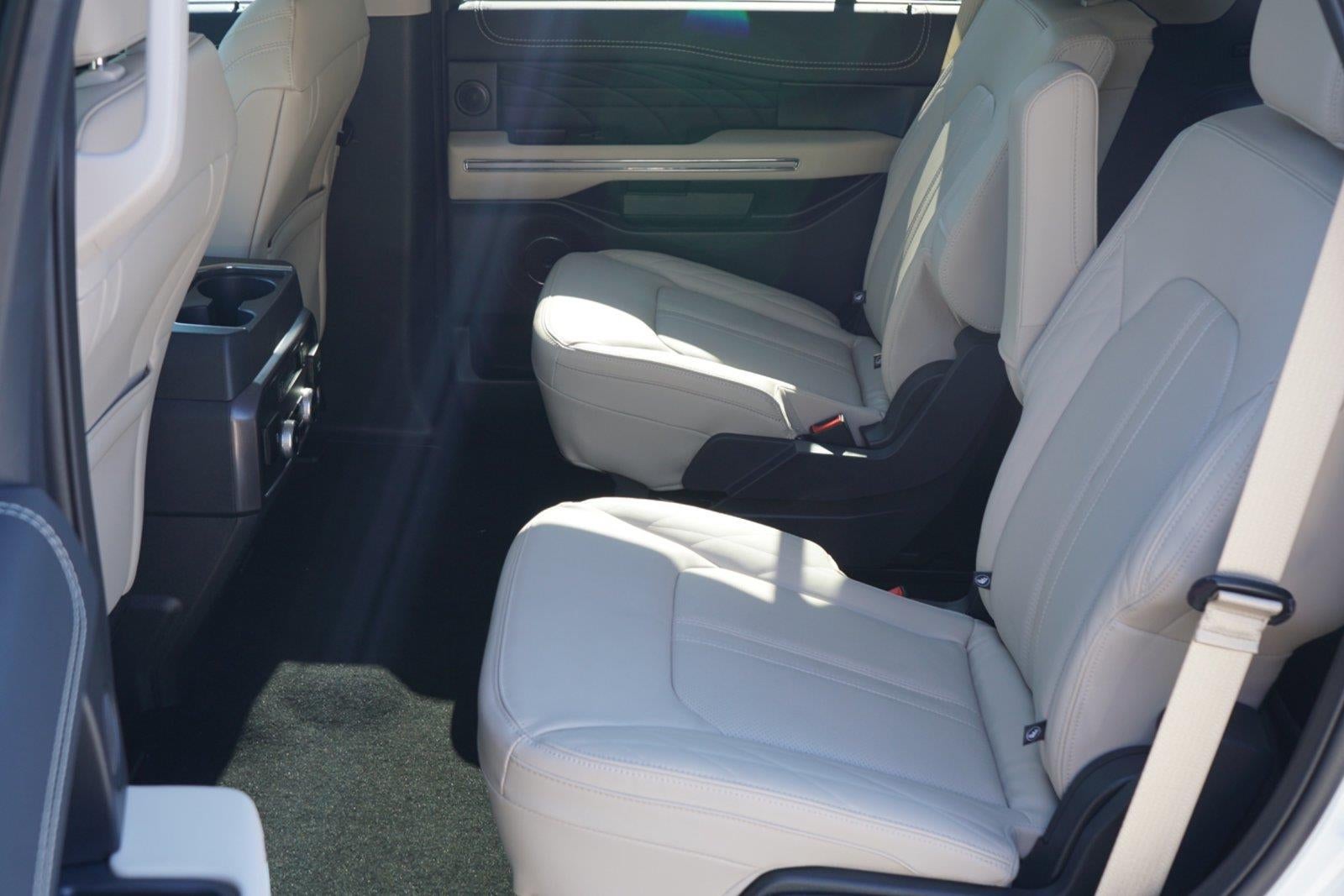 2024 Ford Expedition Platinum