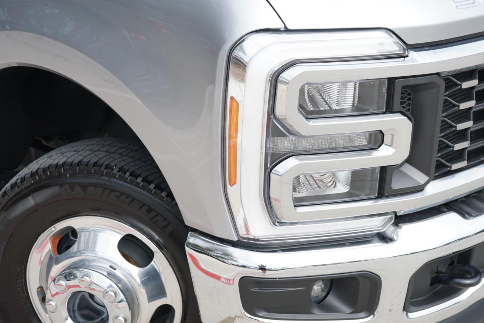 2023 Ford Super Duty F-350 Lariat