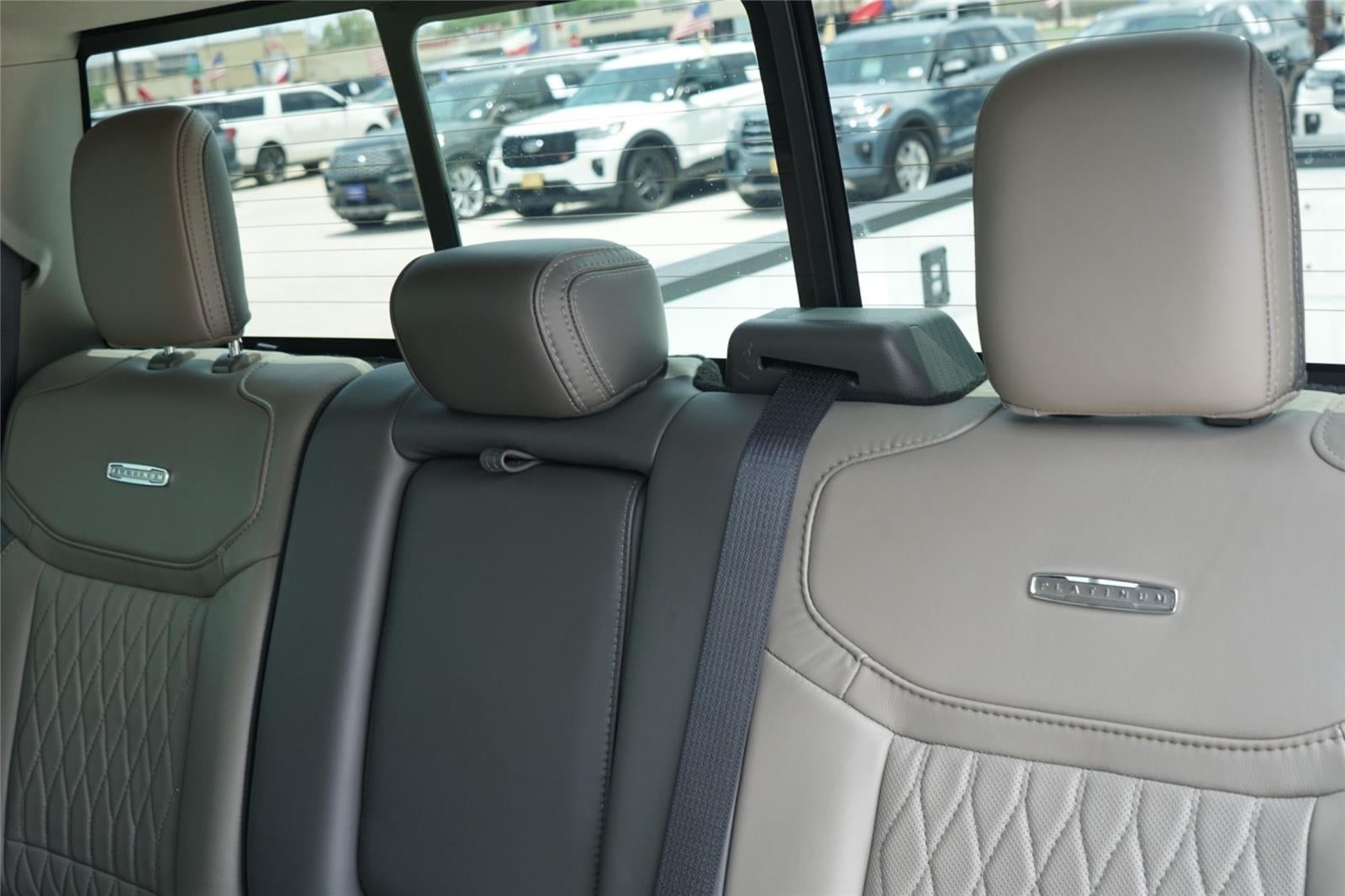 2025 Ford Super Duty F-450 Platinum