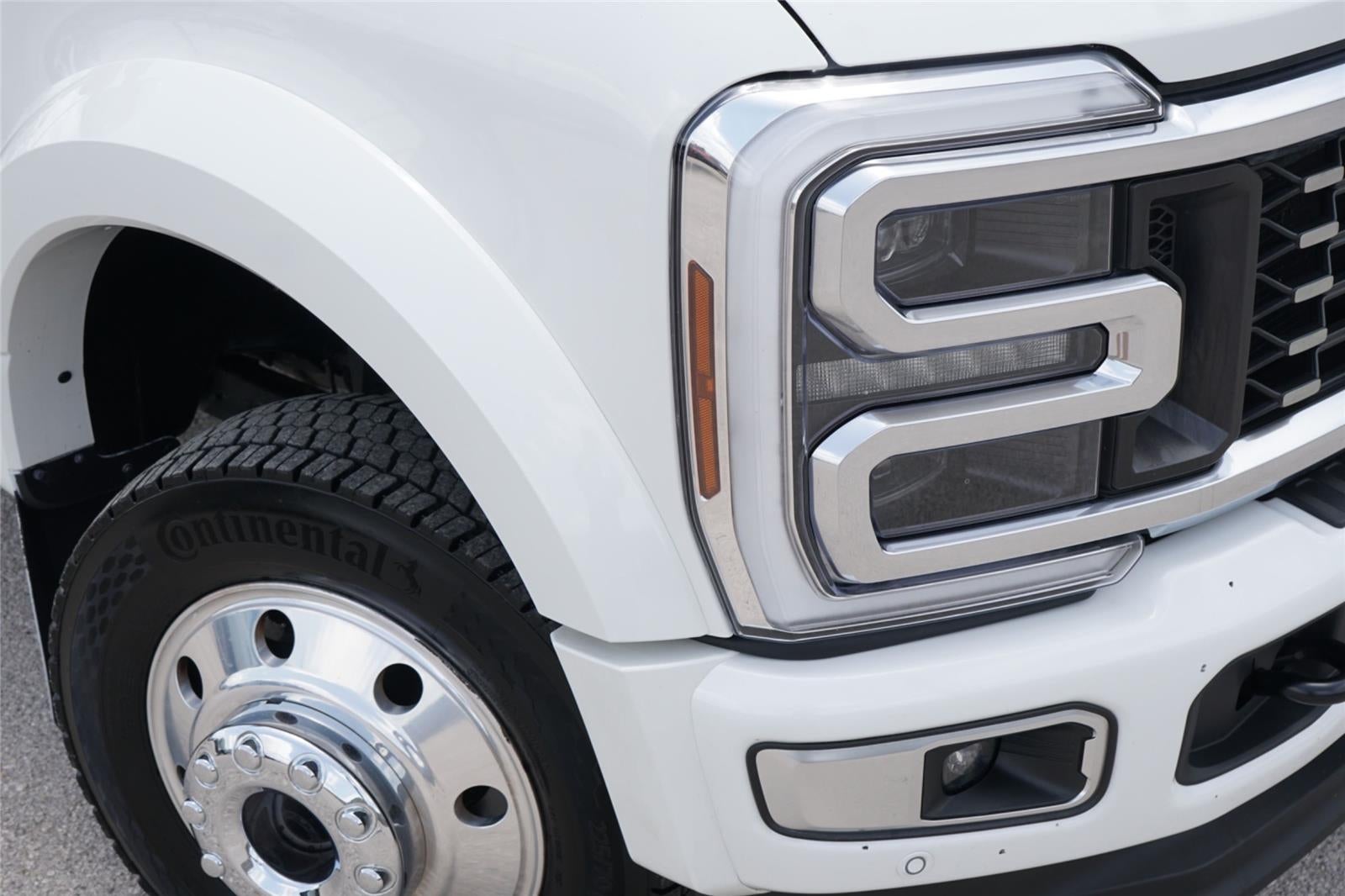 2025 Ford Super Duty F-450 Platinum