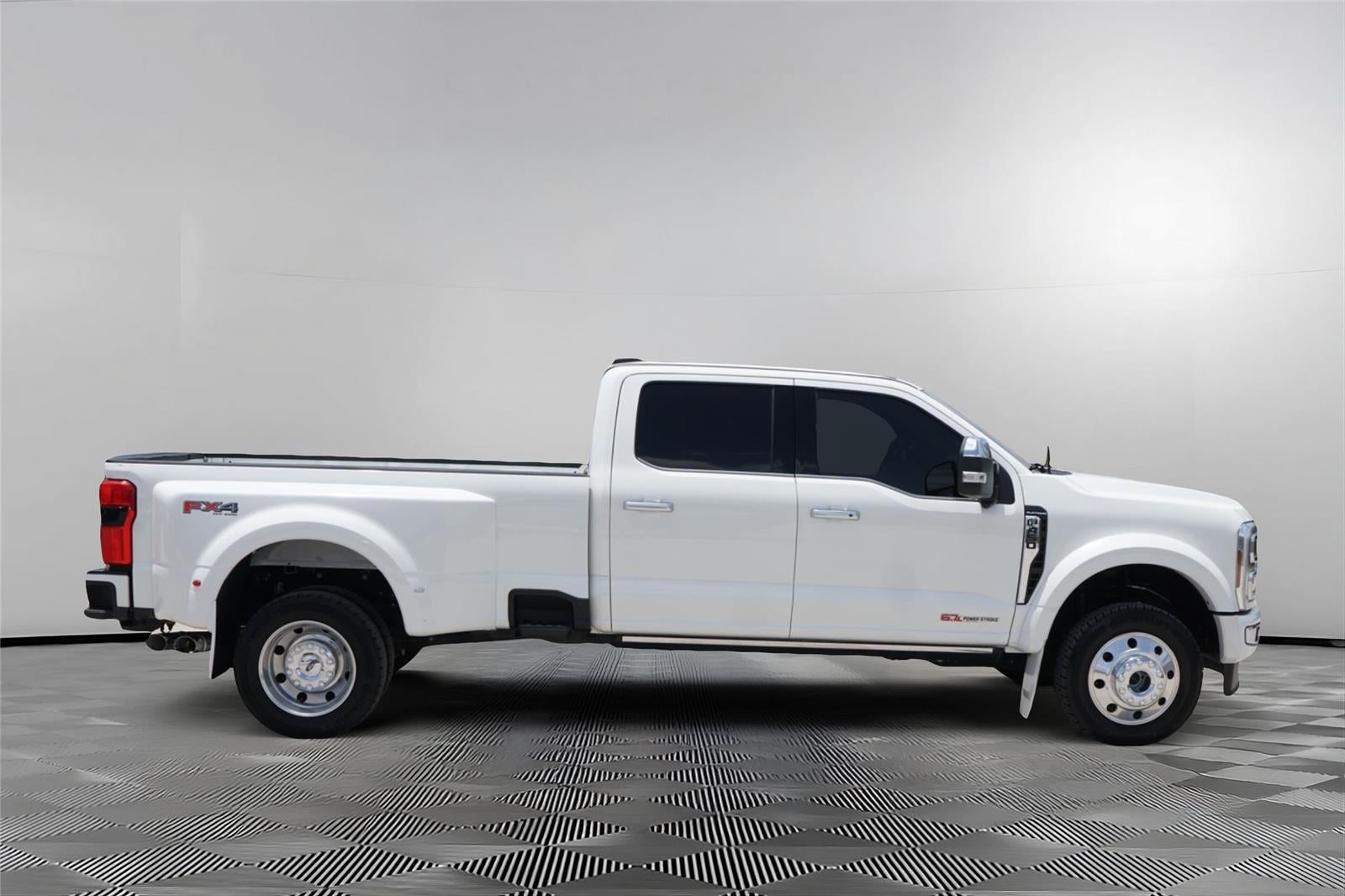 2025 Ford Super Duty F-450 Platinum
