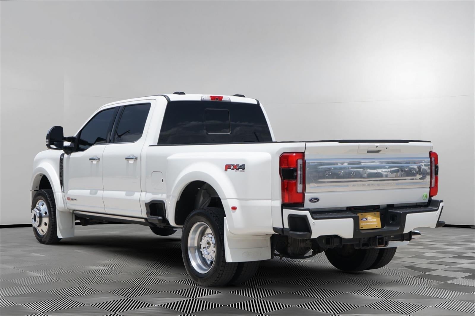 2025 Ford Super Duty F-450 Platinum