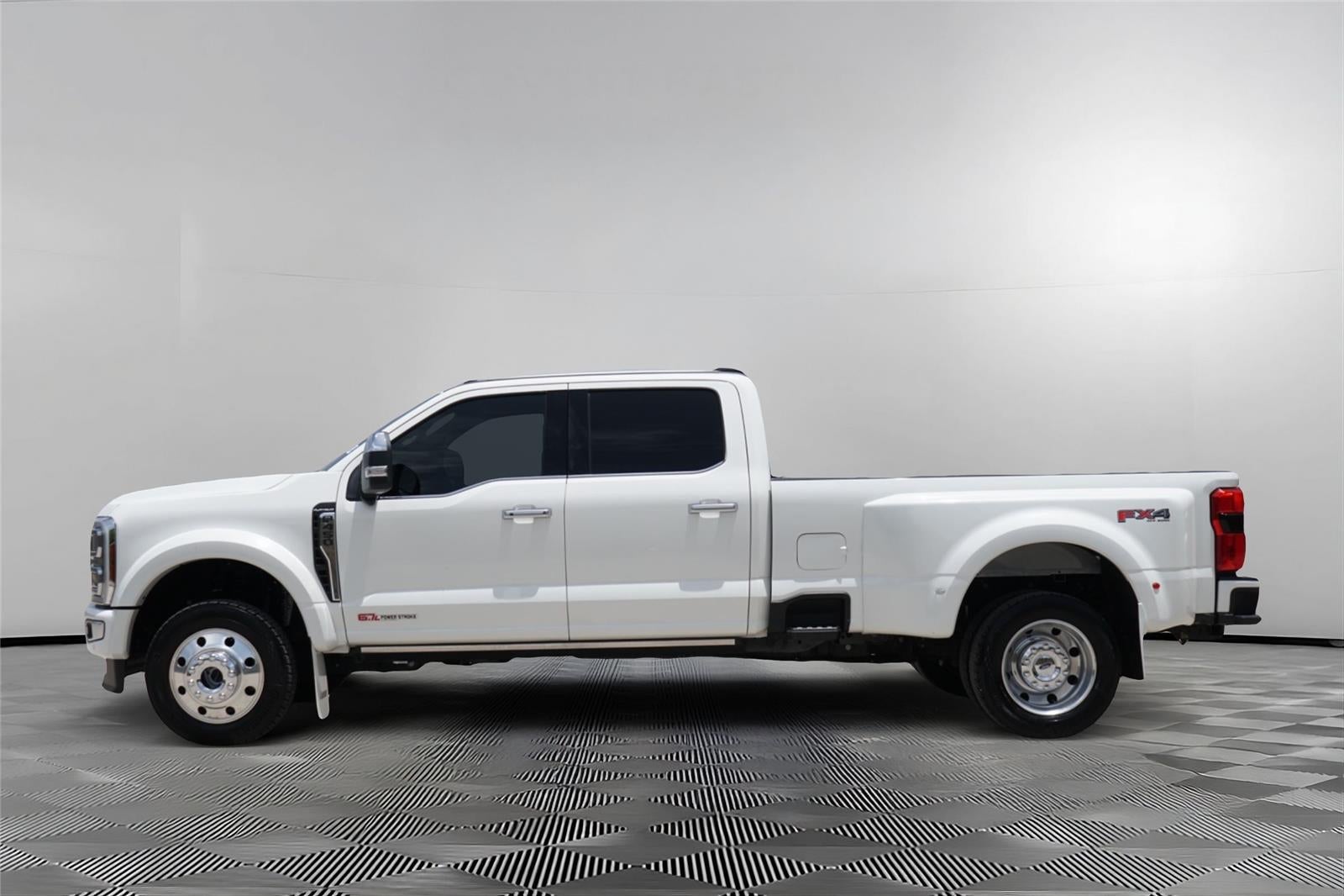 2025 Ford Super Duty F-450 Platinum