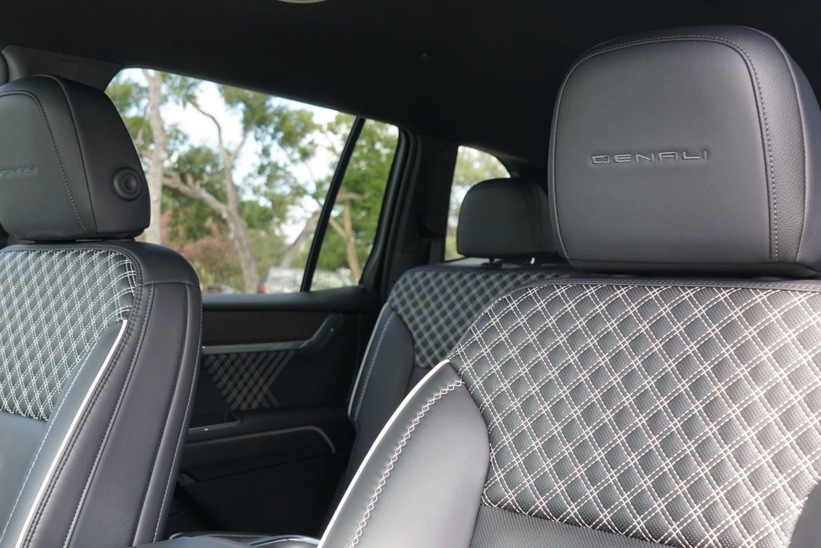 2025 GMC Acadia FWD Denali