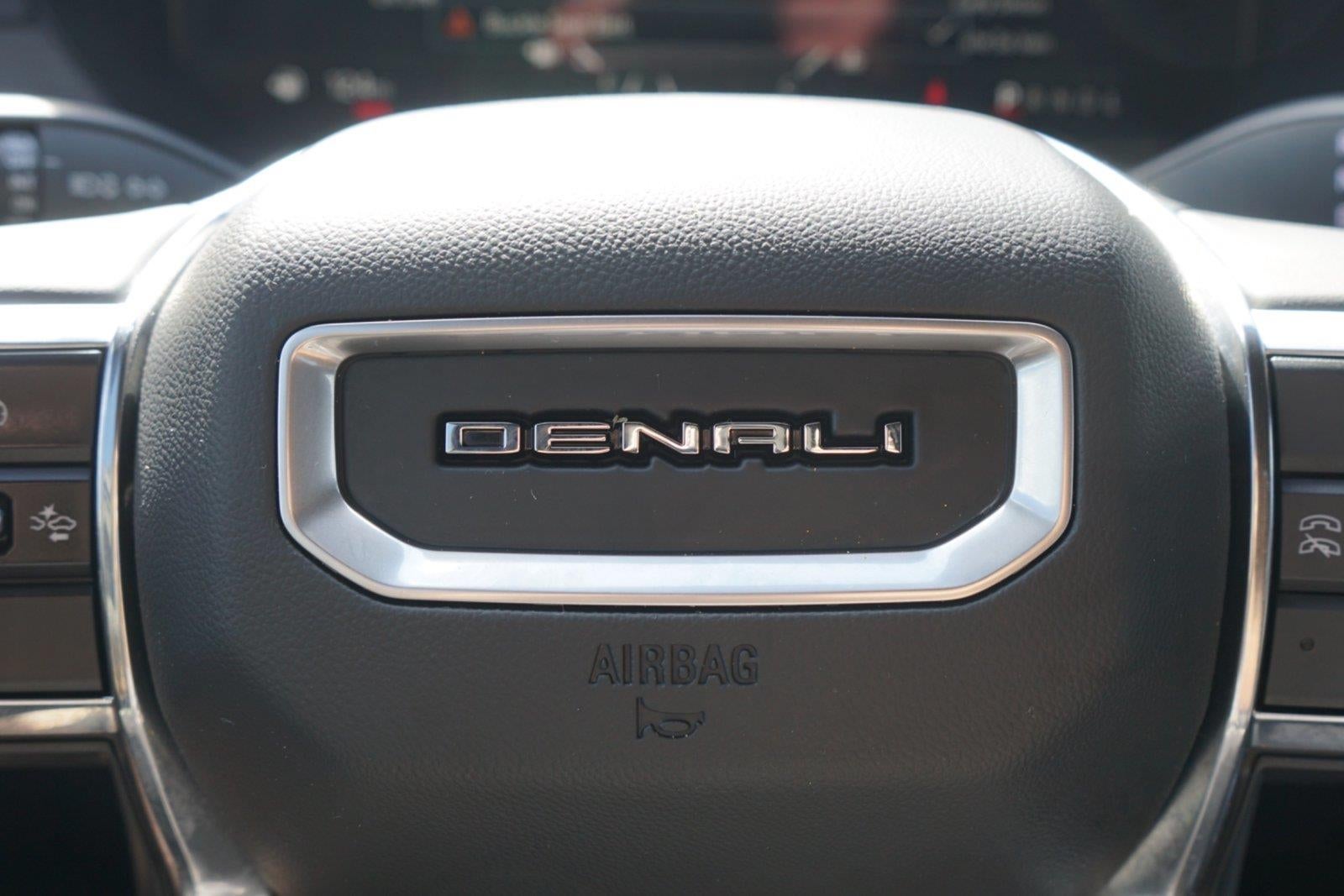 2025 GMC Acadia FWD Denali