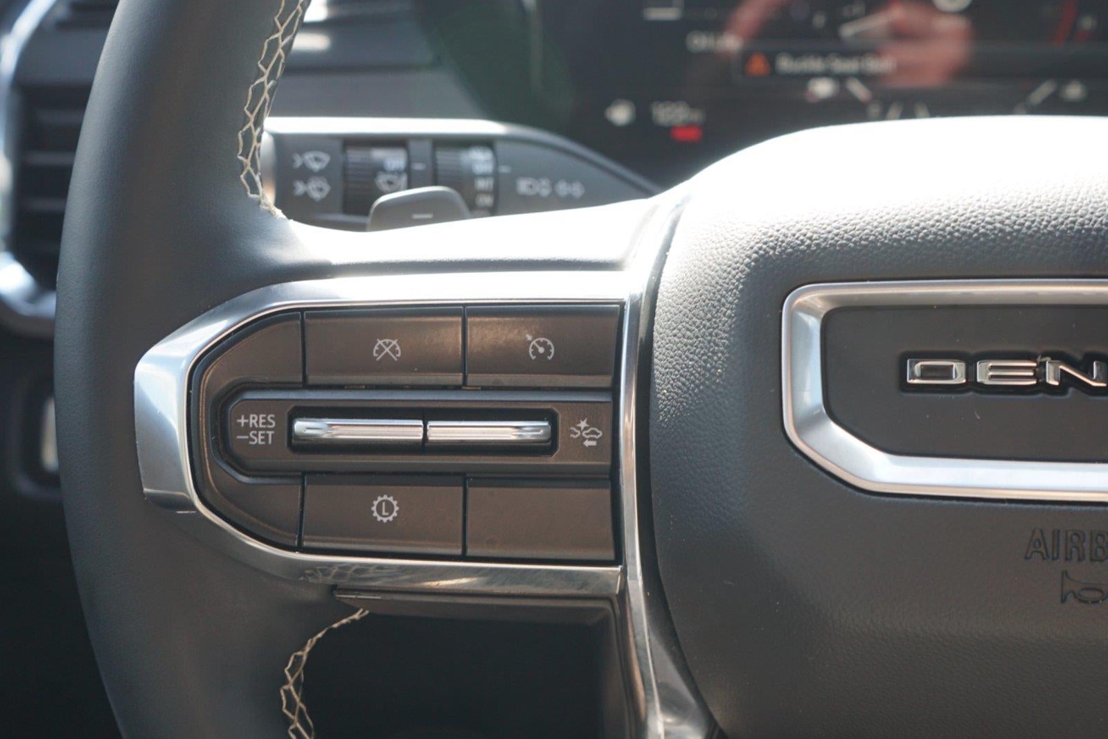 2025 GMC Acadia FWD Denali