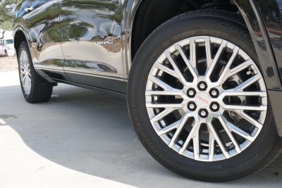 2025 GMC Acadia FWD Denali