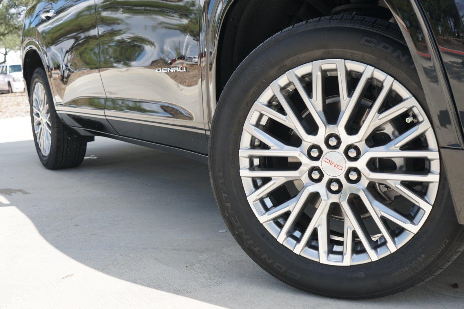 2025 GMC Acadia FWD Denali