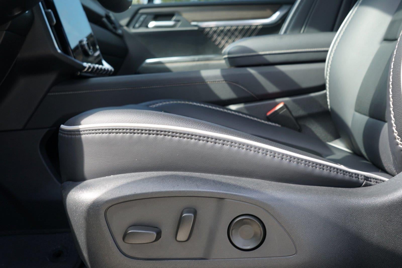 2025 GMC Acadia FWD Denali