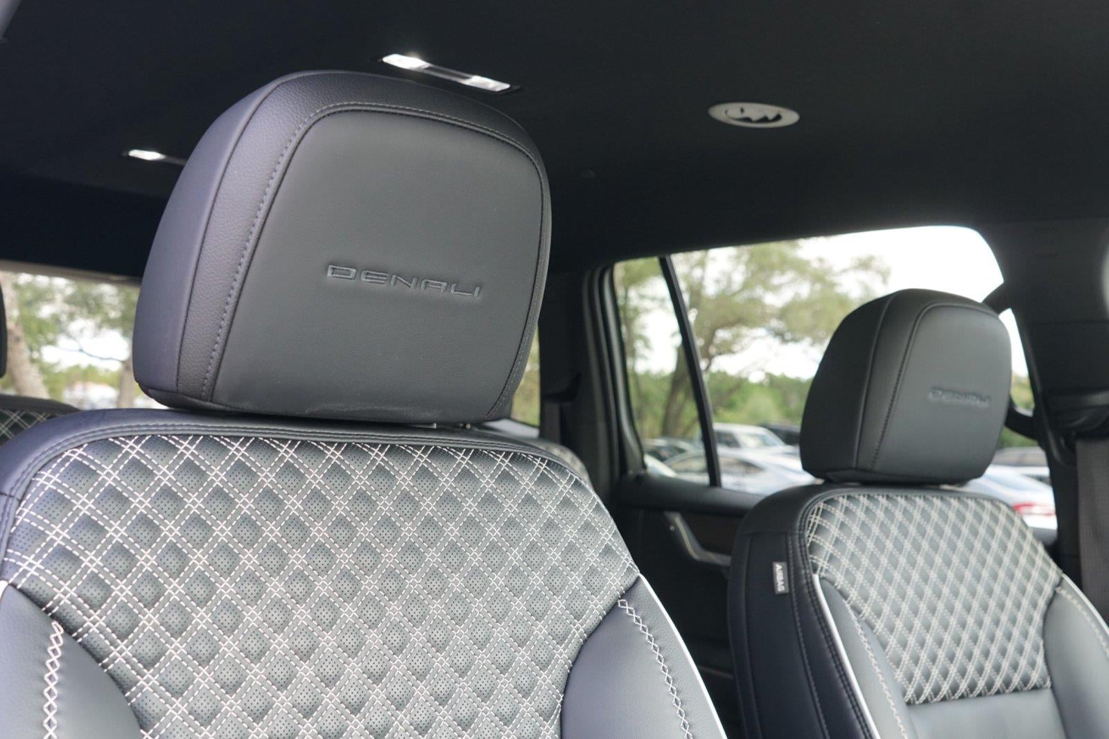 2025 GMC Acadia FWD Denali