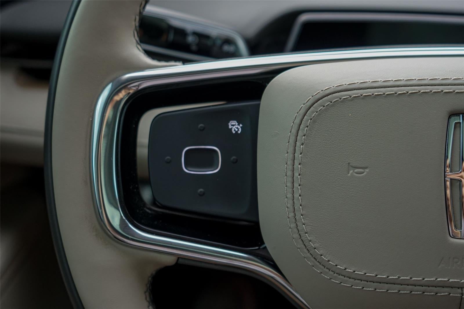 2025 Lincoln Nautilus Reserve