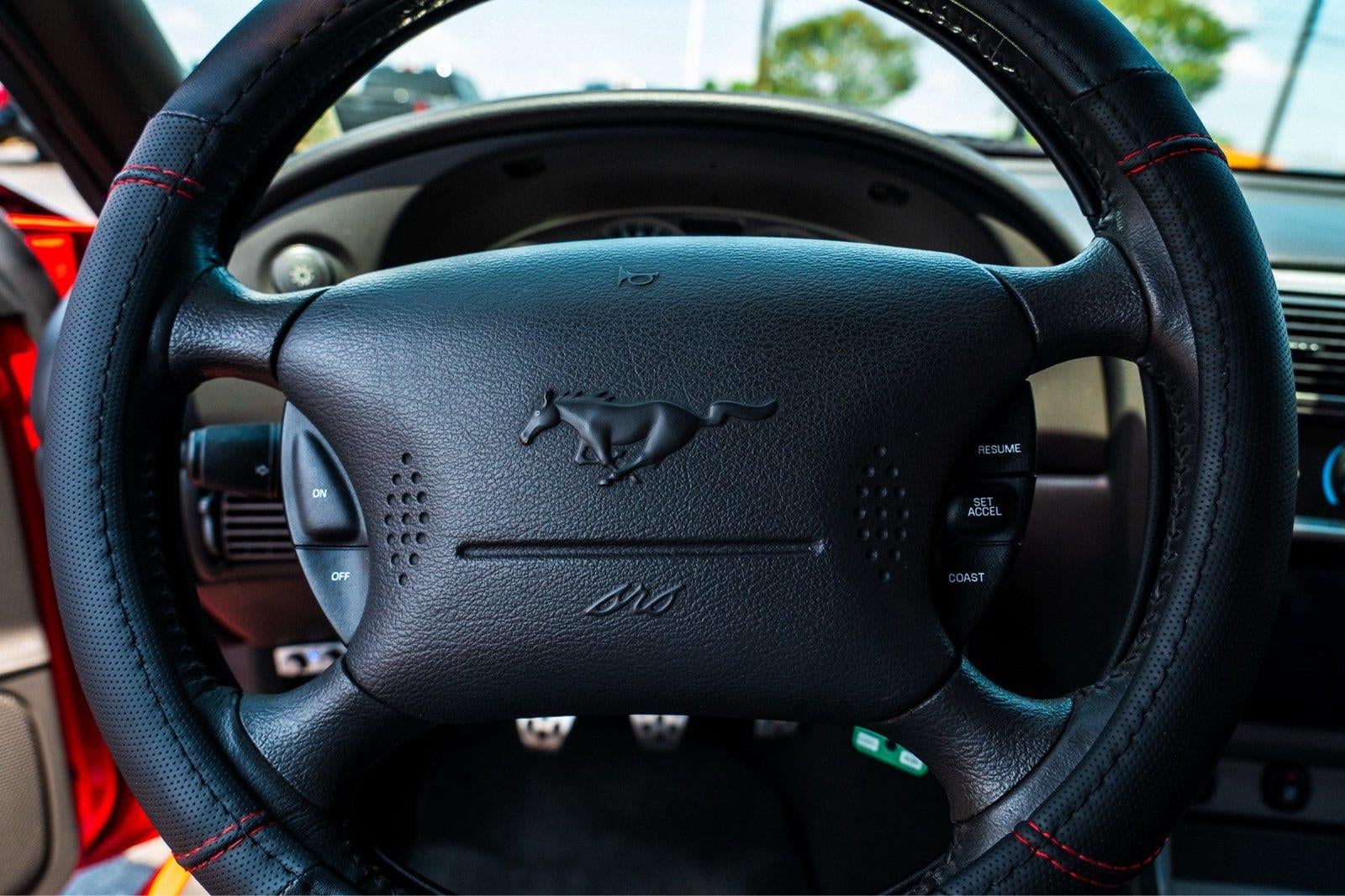 2004 Ford Mustang Premium Mach 1