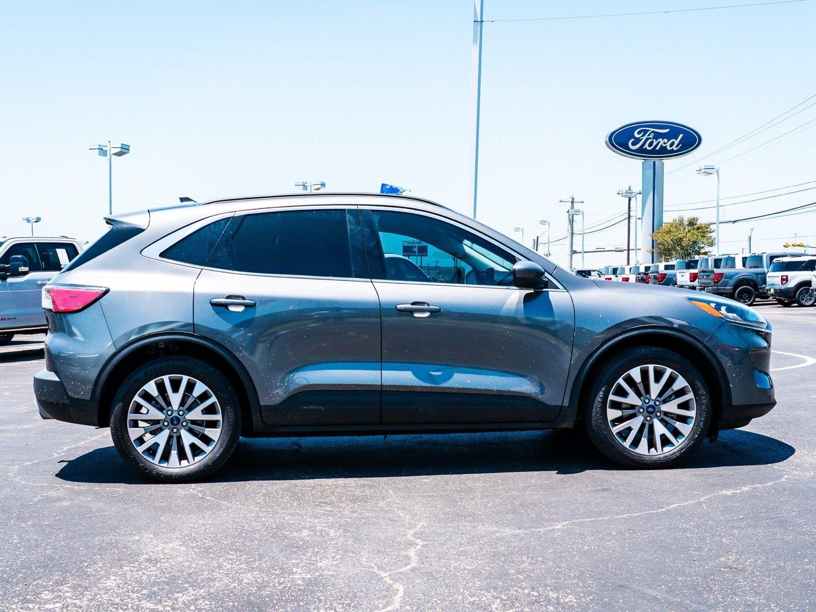 2022 Ford Escape Titanium