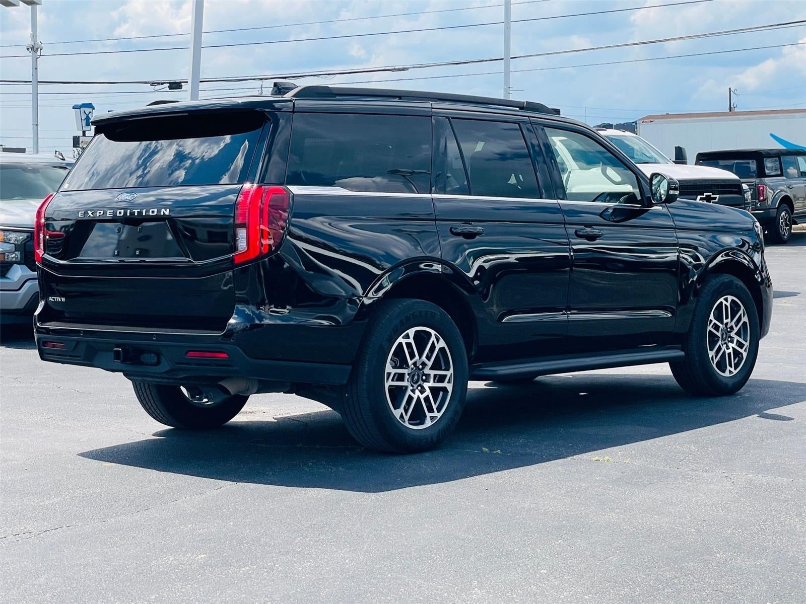 2025 Ford Expedition Active