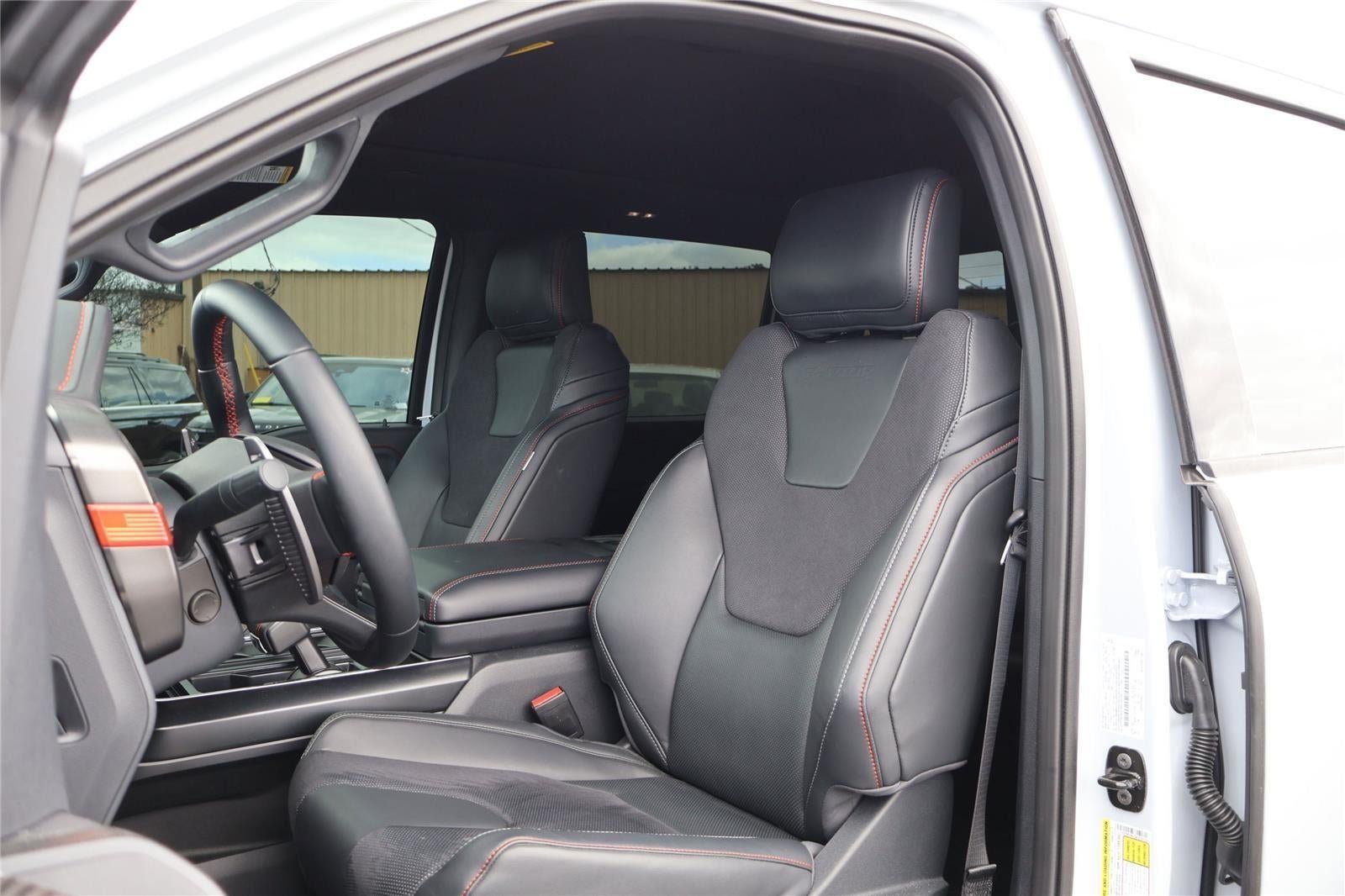 2025 Ford F-150 Raptor 37' Performance Package