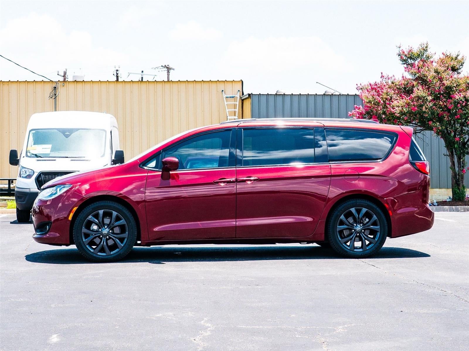 2019 Chrysler Pacifica Touring L