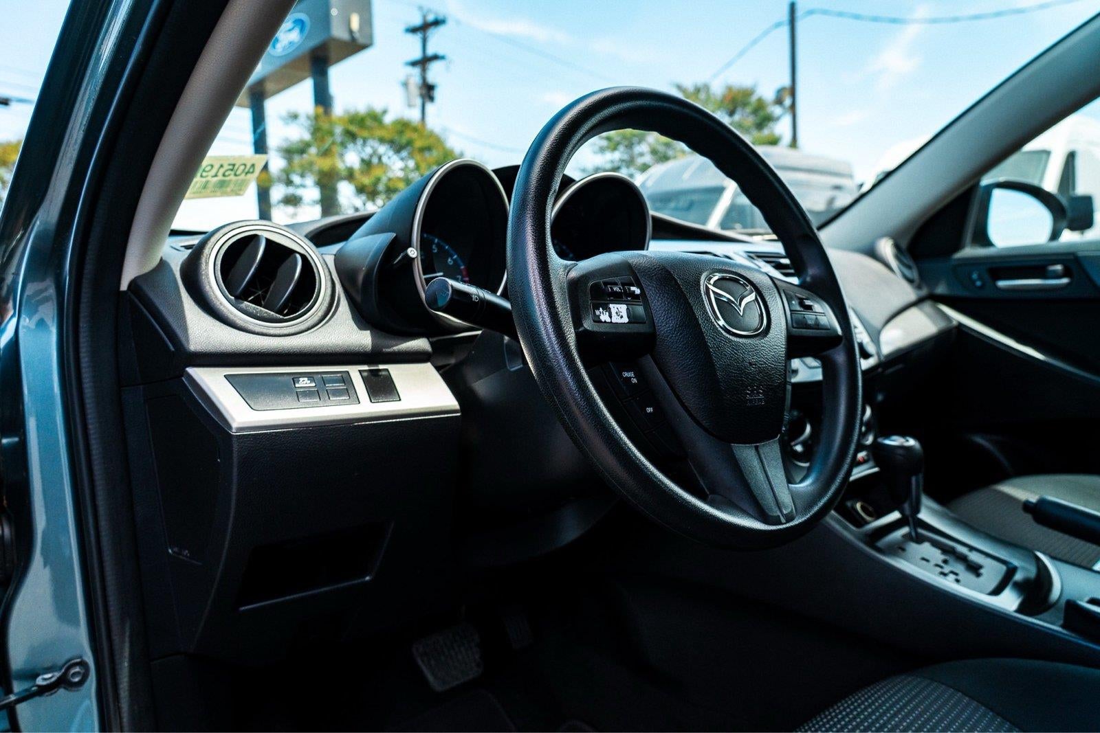 2013 Mazda Mazda3 i Sport