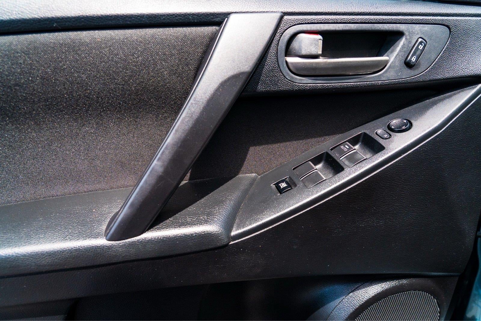 2013 Mazda Mazda3 i Sport