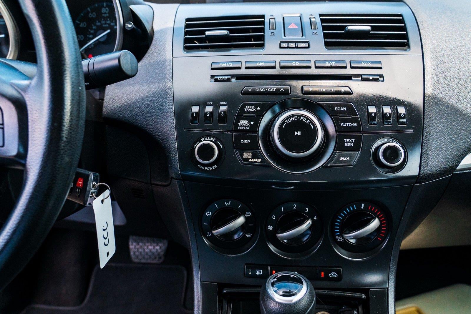 2013 Mazda Mazda3 i Sport