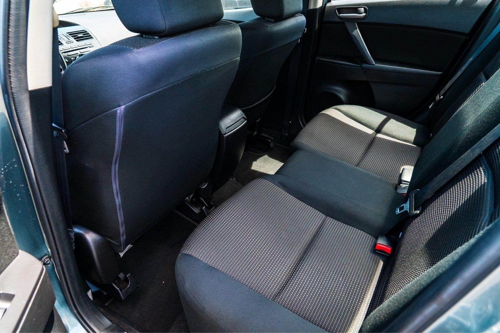 2013 Mazda Mazda3 i Sport