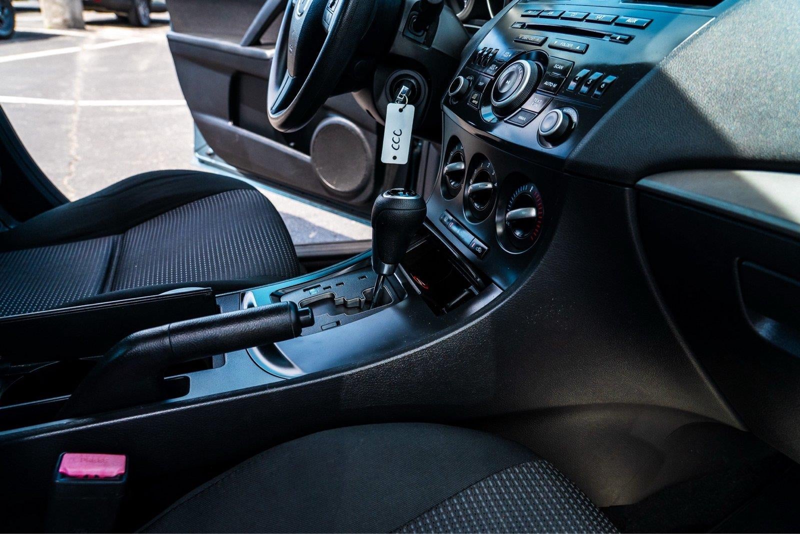 2013 Mazda Mazda3 i Sport